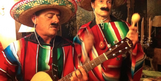 Faux musiciens mexicains © Les Décalés